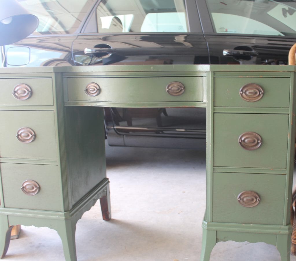 desk to be painted with Annie Sloan Chalk paint