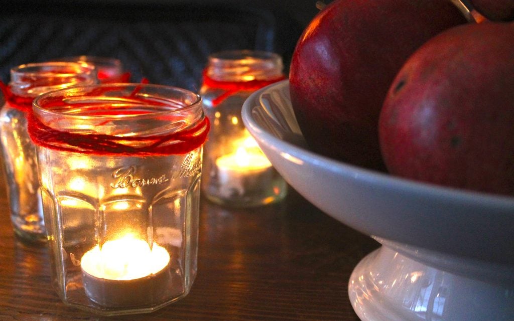 holiday decorating at Most Lovely Things