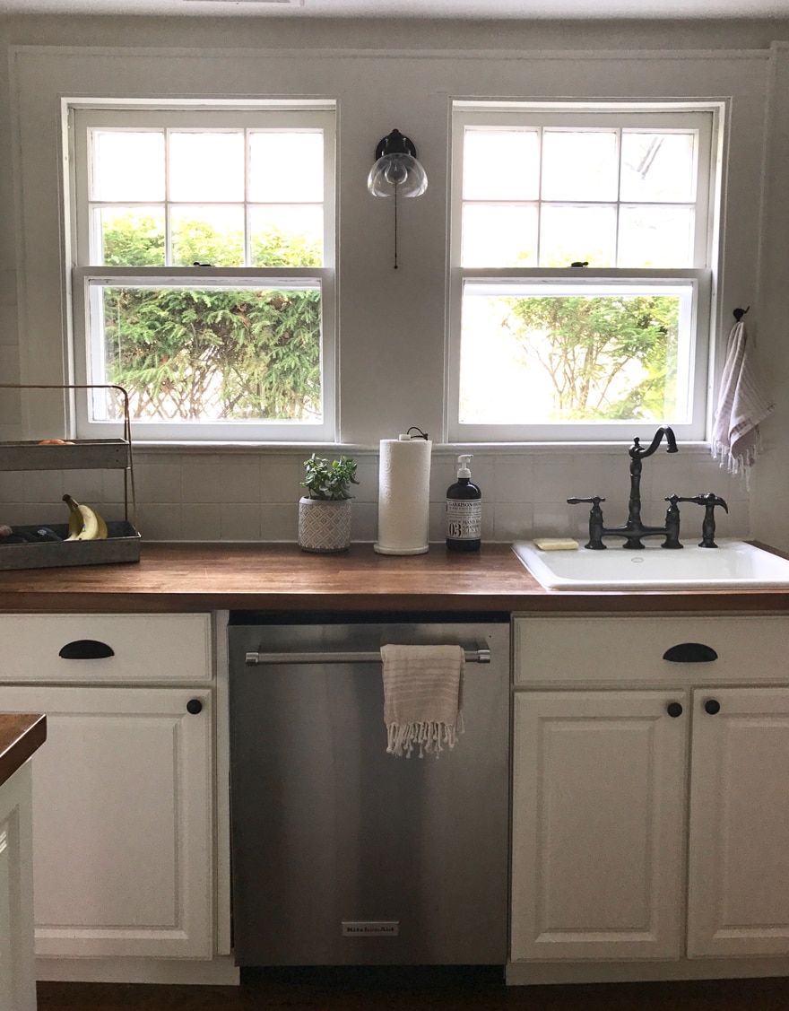 Modern Beach Cottage Kitchen