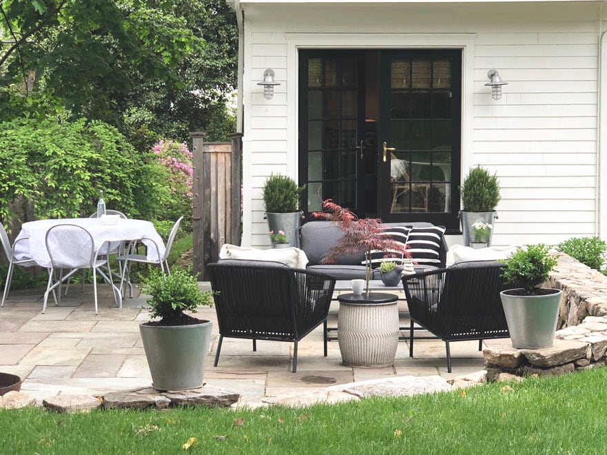 outdoor patio furniture with white cottage