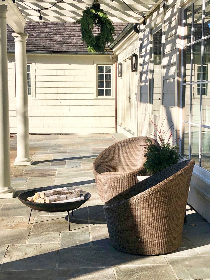 chairs, fire pit, wreath 
