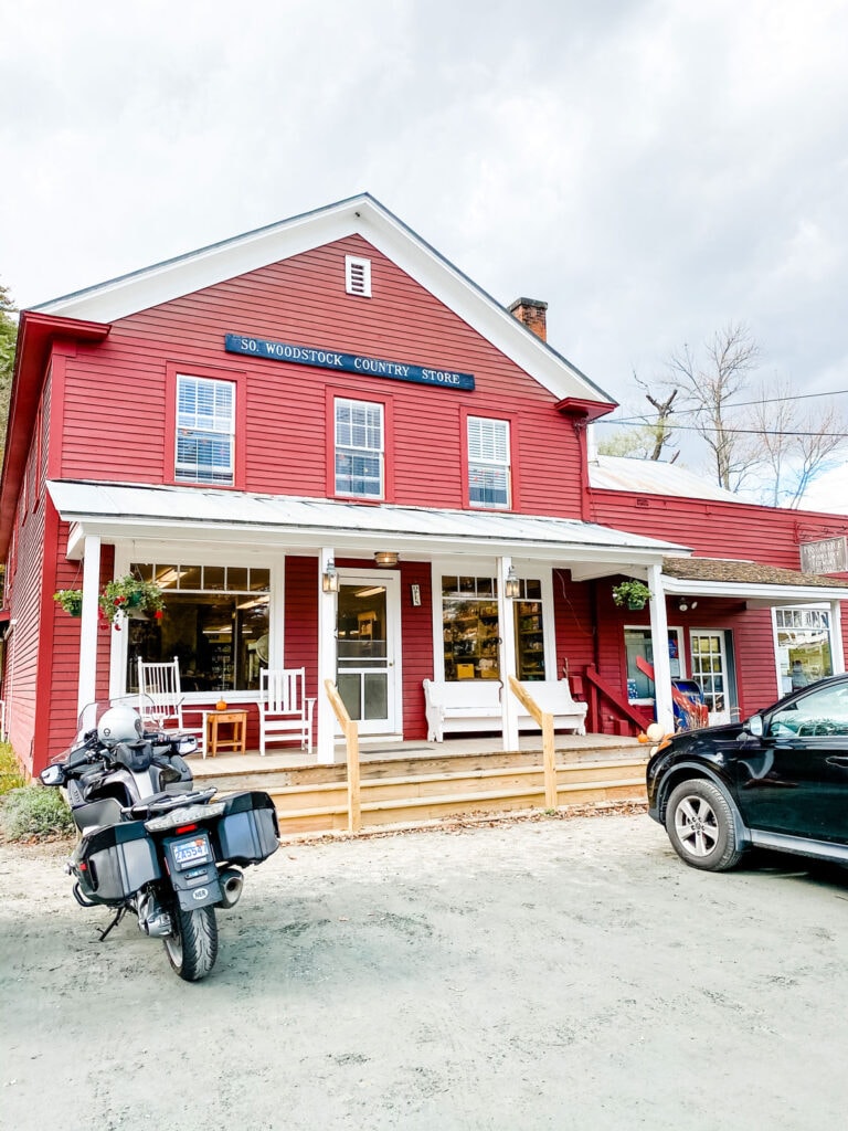 Red Country Store in Vermont in the fall