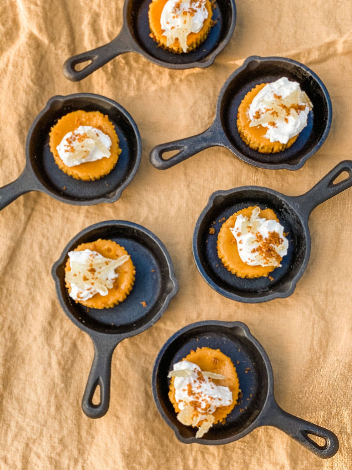 Everyone is always wondering what to do with those mini cast iron pans.  Here you go! Crustless Pumpkin Pie! Delicious!!! : r/castiron