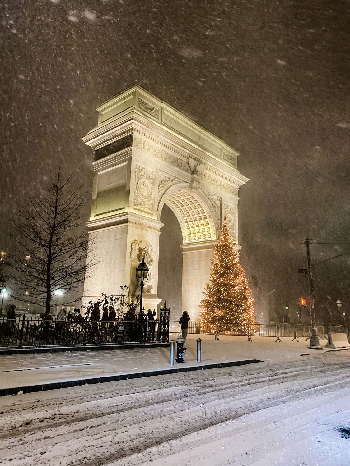 Lifestyle Blogger Annie Diamond was in the city for the first big snow storm in NYC in 5 years