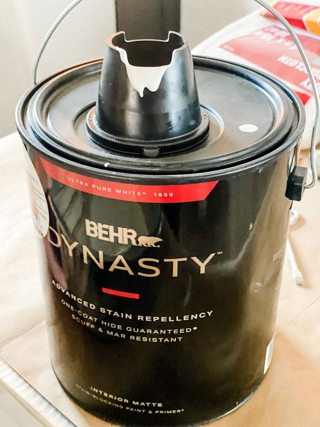 How To Open Behr Paint Can Pour Spout! Difficult the First Time