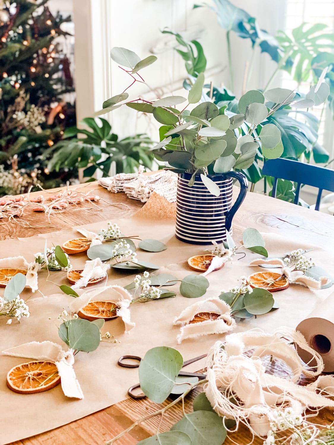 11 Easy DIY Christmas Decorations You Can Make Right At Home