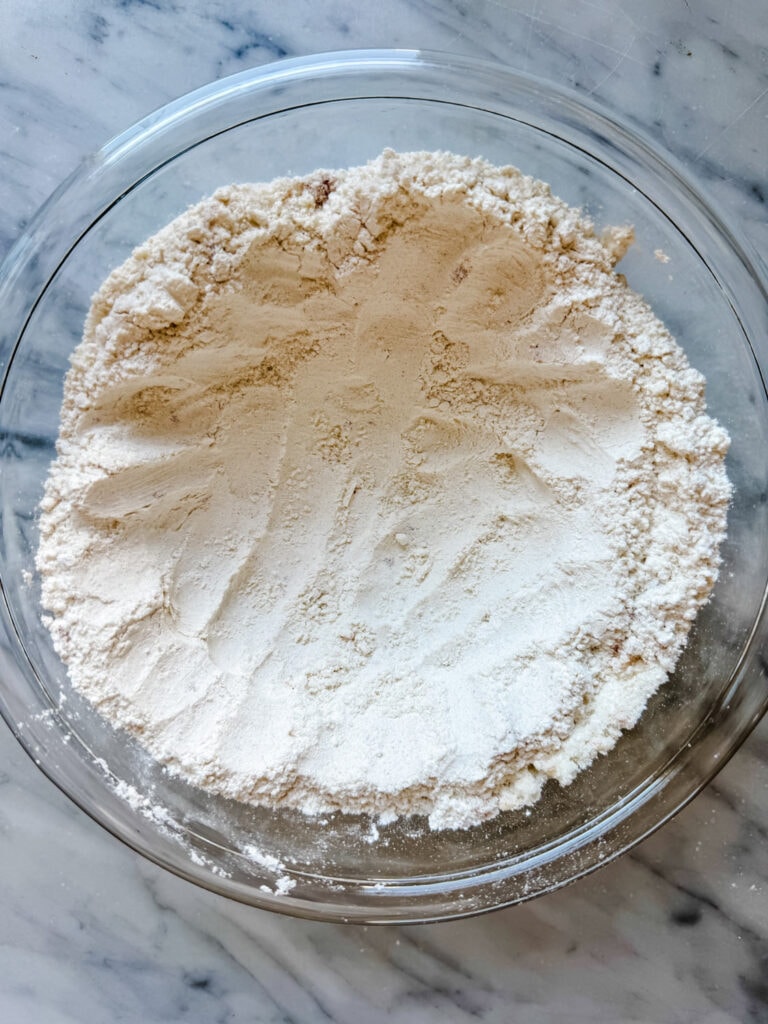 A small well has been formed with all the dry ingredients.