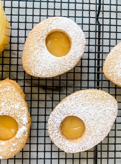 Let’s make easy easter cookies with lemon curd yolks