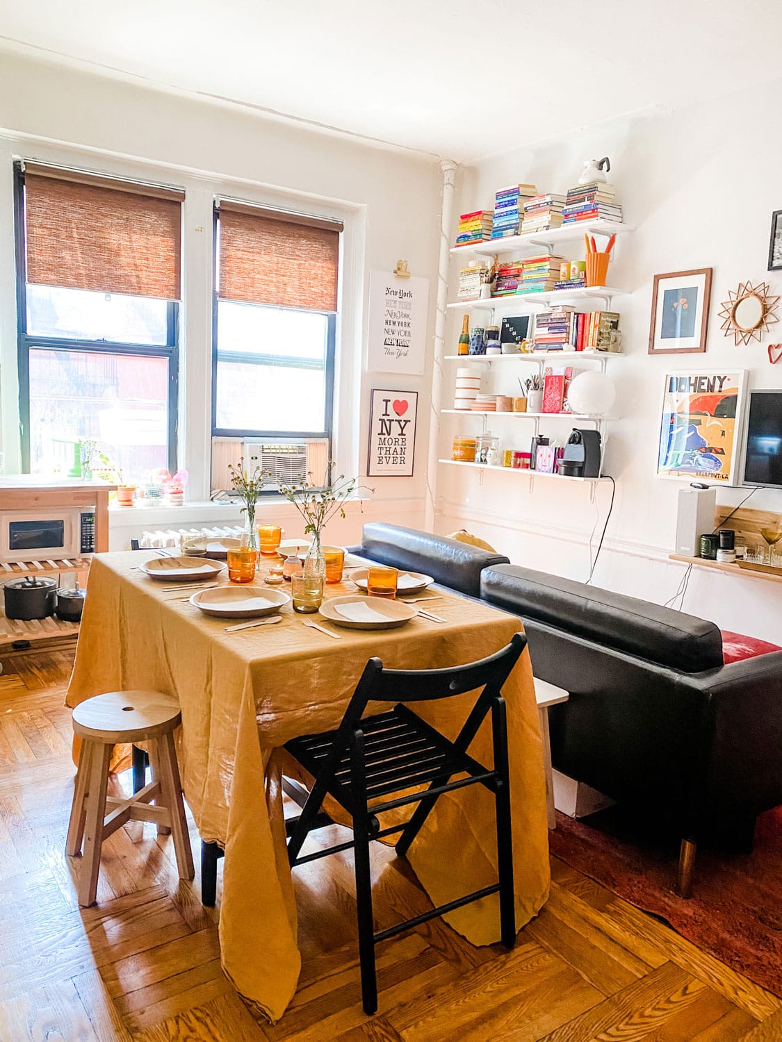 How to Host a Dinner Party in a Small Apartment