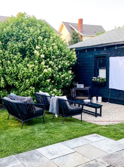 How To Set Up A Movie Night In The Backyard