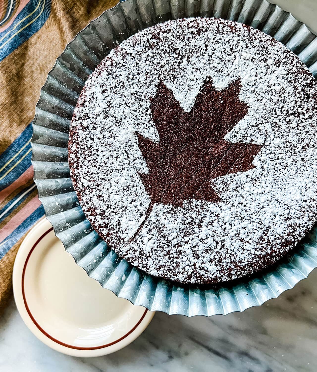 A simple way to decorate brownies