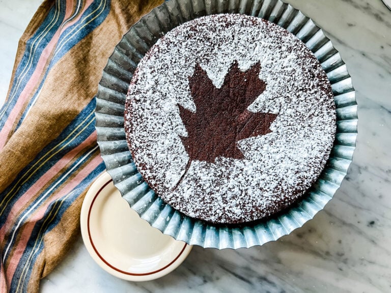 A simple way to decorate brownies