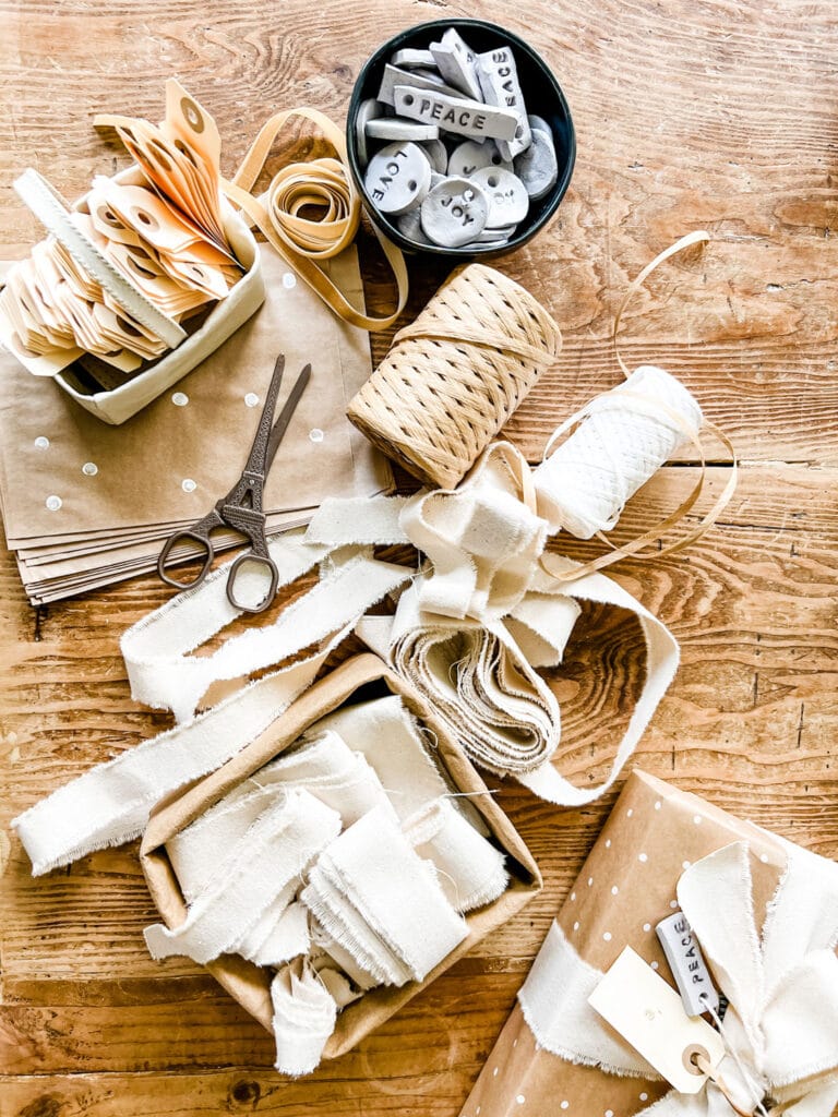 Frayed ribbon, twine, raffia, small Kraft bags