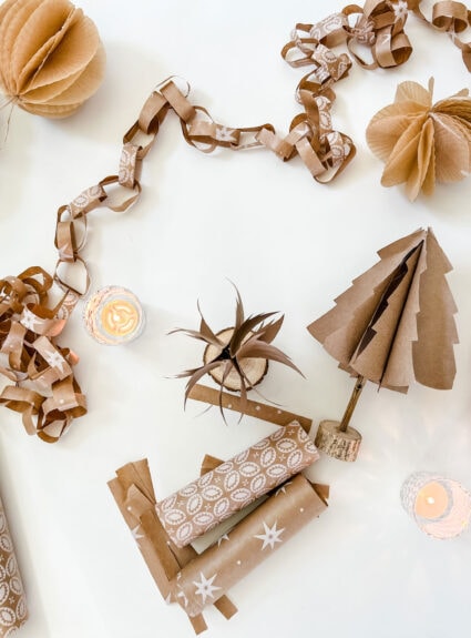 How to Create Christmas Decorations with Nature and Paper!