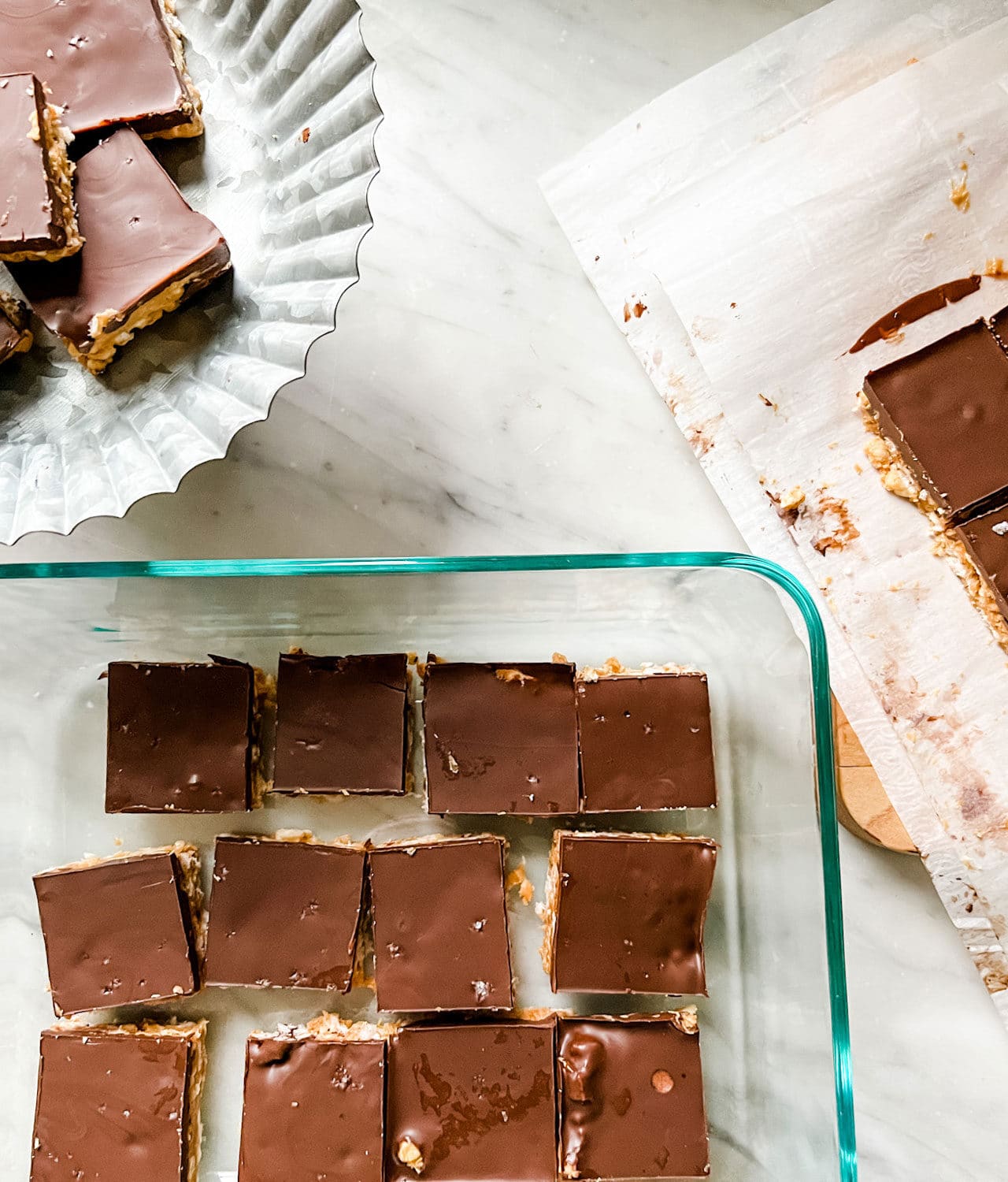 Easy No-Bake Chocolate Peanut Butter Crunch Bars cut Into squares