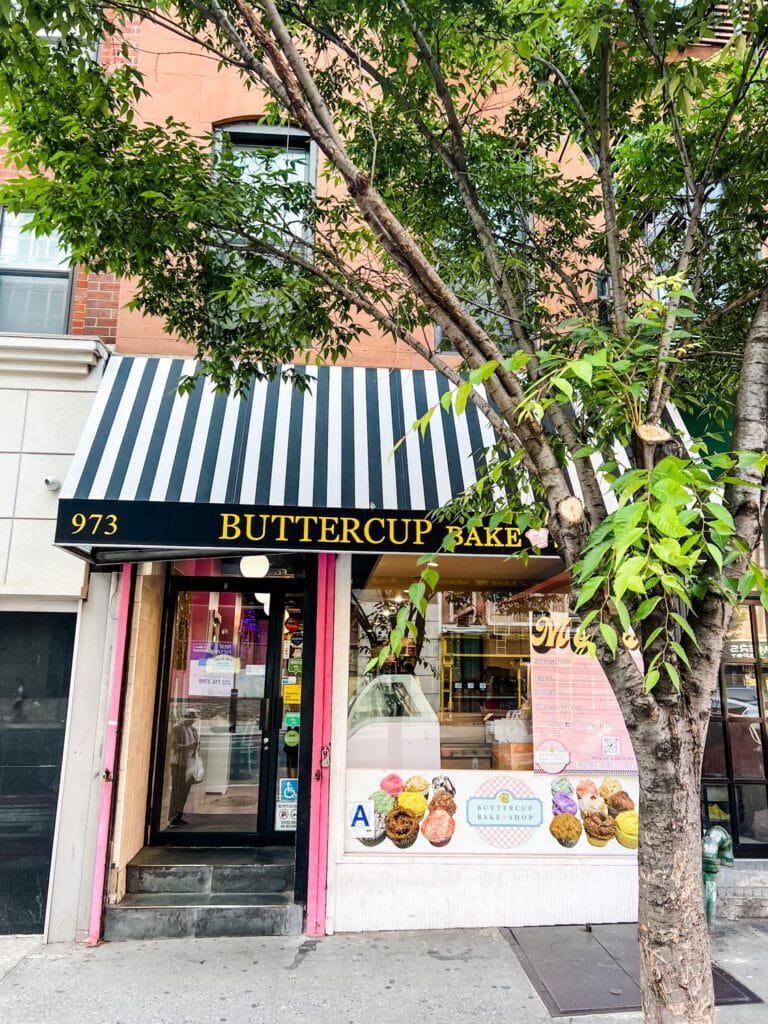 A street view of the cute Buttercup Bake Shop in Manhattan.