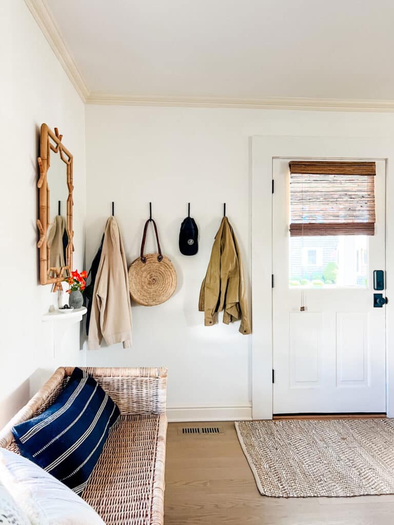 How to Easily Create an Entryway in a Small House