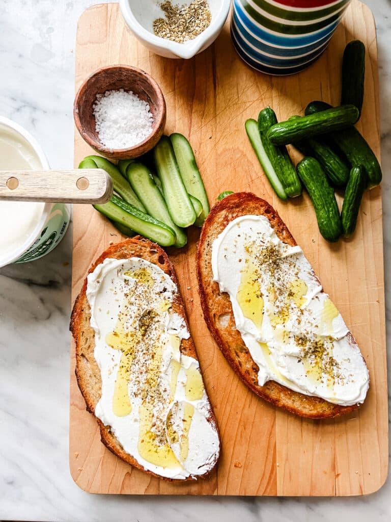 A tartine based on a dip with Labneh and Za'atar