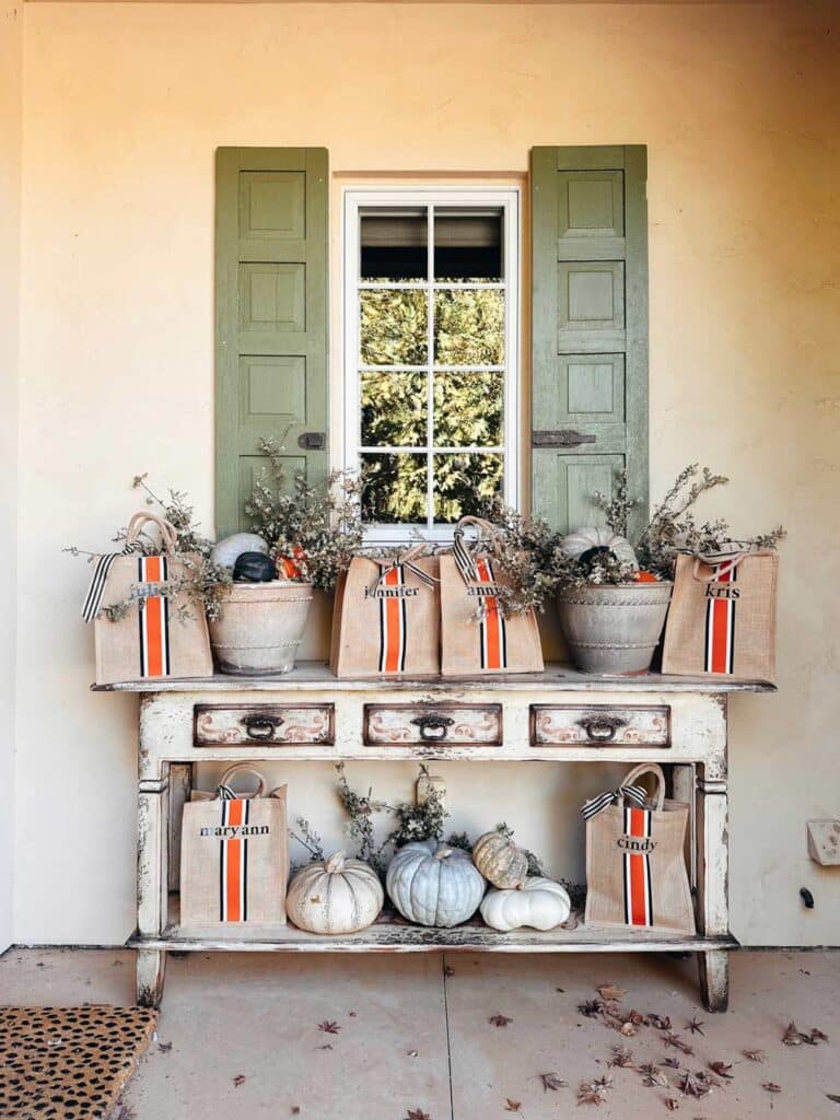 A Look Into the Beautiful Home of Cindy Hattersley - bags