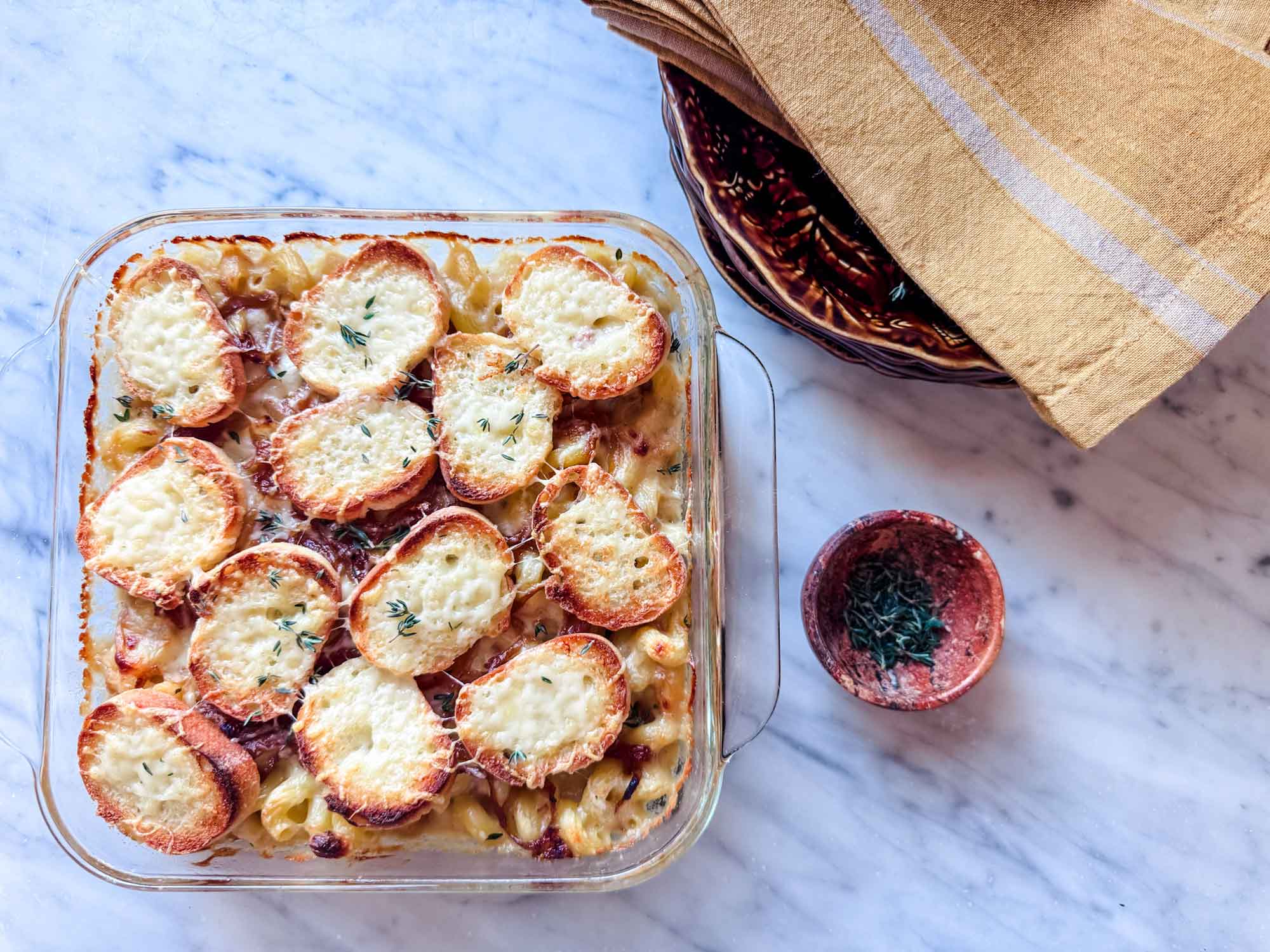 Set a Beautiful Earthy Thanksgiving Table + French Onion Mac & Cheese