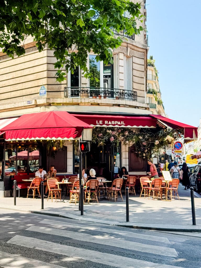 Le Raspail is a small bistro near Marché Raspail in Paris.