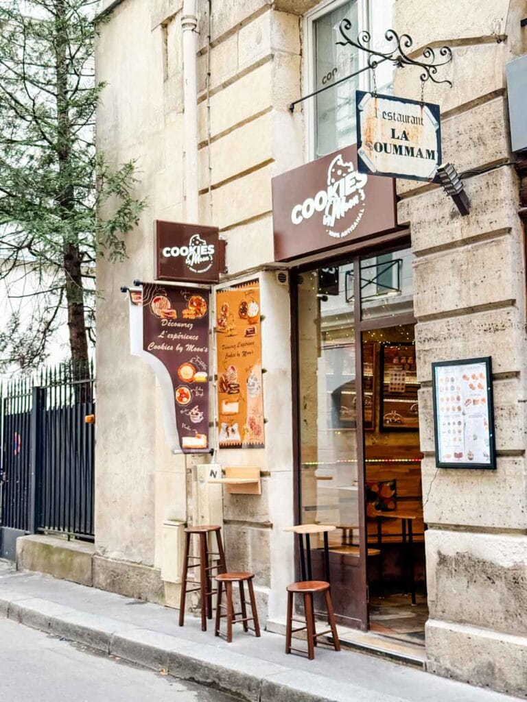 Cookies by Moon's is a small artisan cookie shop at the bottom of rue de Bièvre.