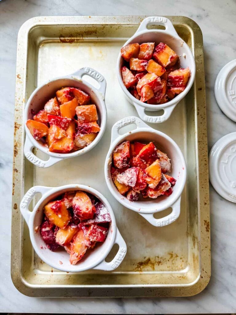 Staub cocottes peaches.
