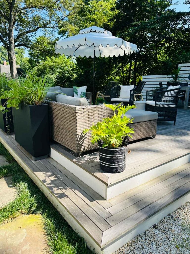 Backyard wth black and white decor. 